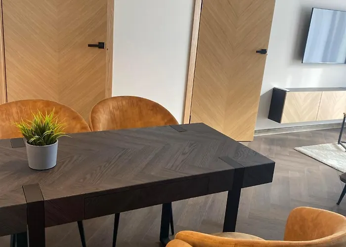 Апартаменты Two Bedroom Luxurious Spacios