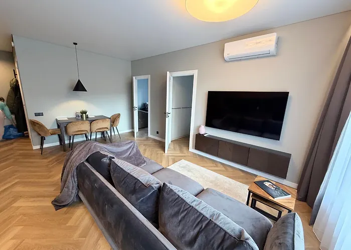 Two Bedroom Luxurious Spacios Апартаменты *