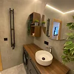 Апартаменты Two Bedroom Luxurious Spacios *