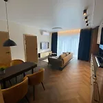 Апартаменты Two Bedroom Luxurious Spacios Вильнюс